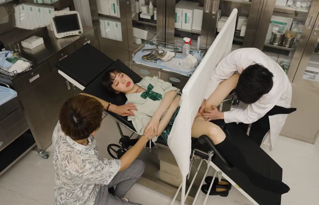 Temui dokter Thailand saat membawa istri Anda untuk pemeriksaan ginekologi