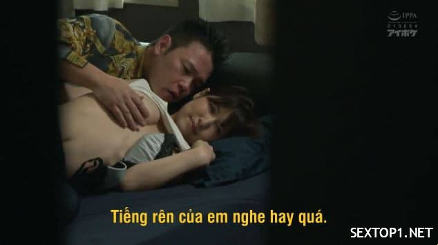 Diam-diam menyaksikan istrinya puas dengan cinta Vietsub